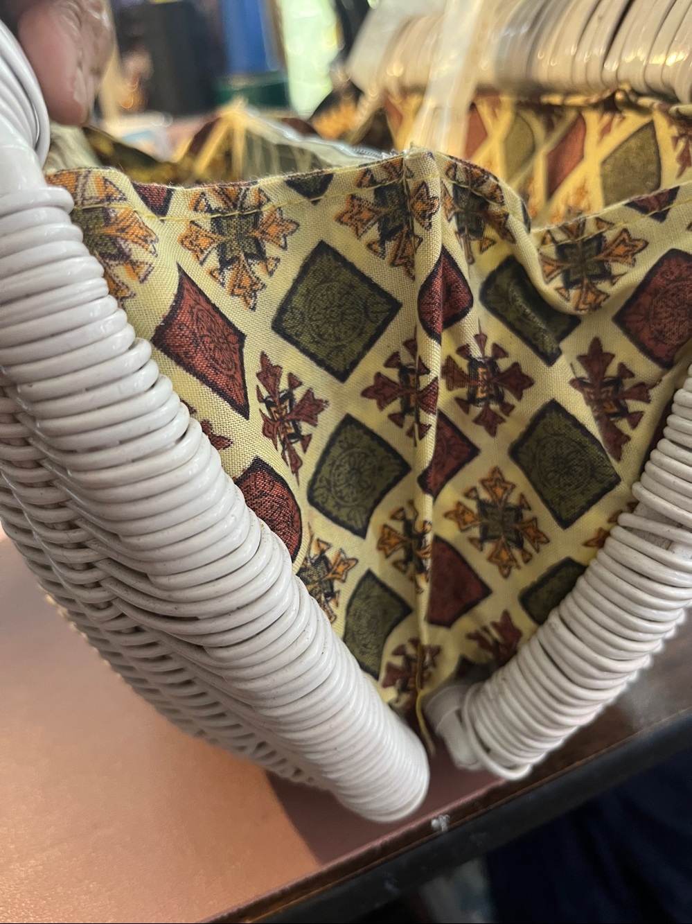 Vintage White Wicker Purse - Picture 6 of 7
